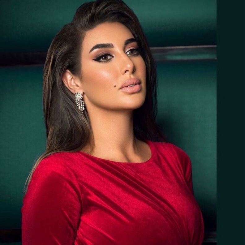 أجدد إطلالات ياسمين خلال العام الأخير