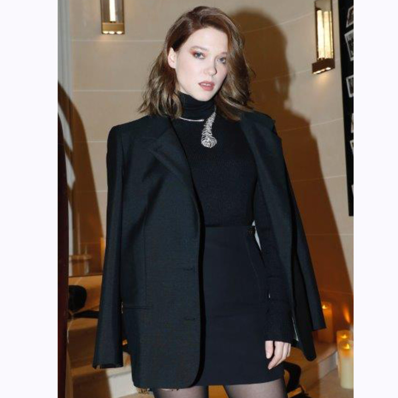 Aymeline Valade ايملين فالاد.