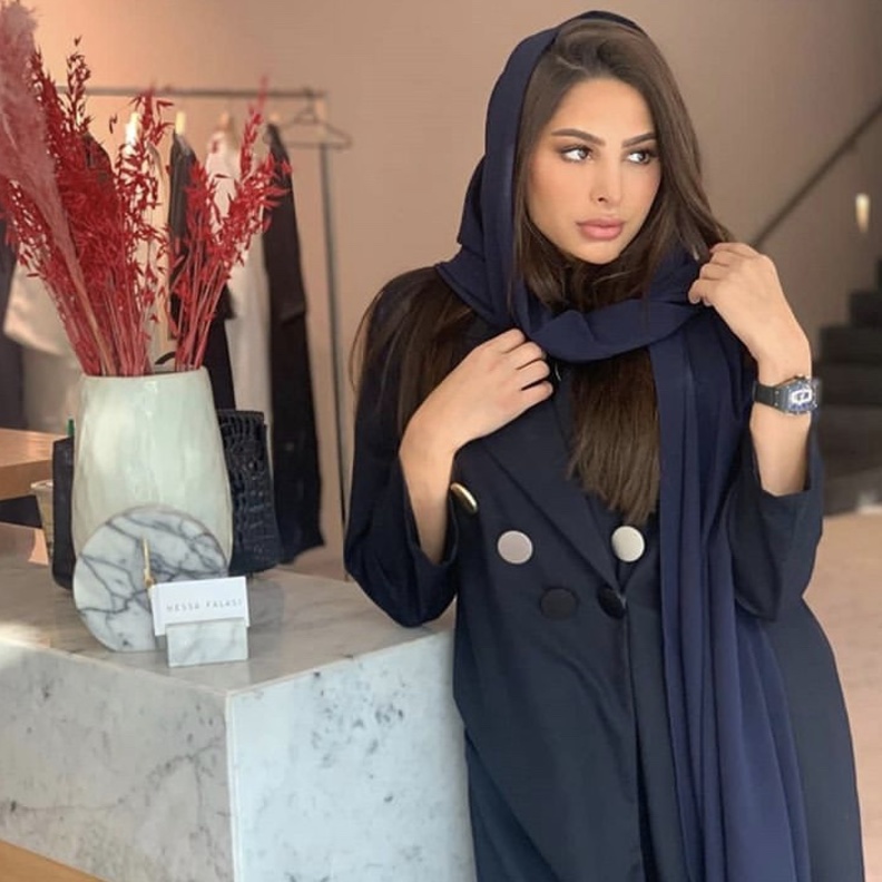 عباية من تصميم The Edge Design