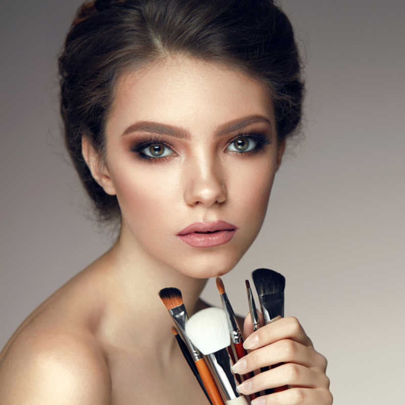 تعرفي على أهم فرش مكياج العيون