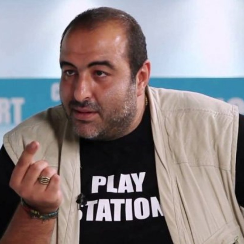 سامح عبد العزيز