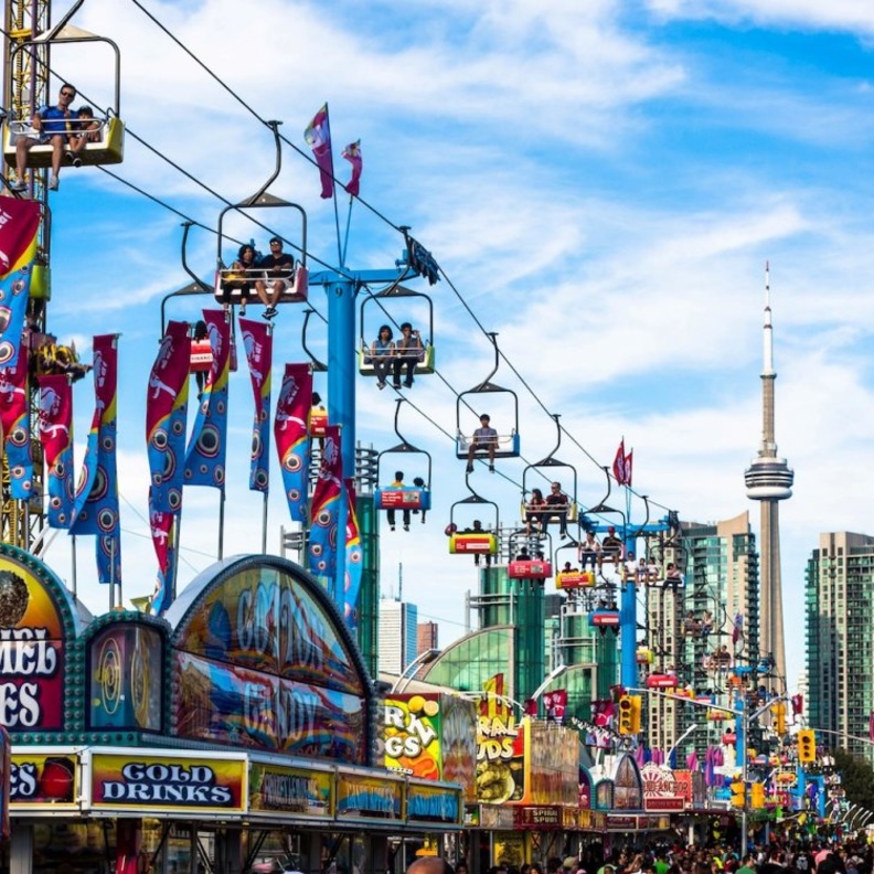 متعة السياحة في تورنتو