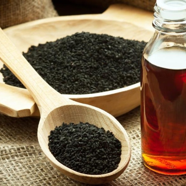 ما هي فوائد العسل والحبة السوداء على الريق ؟