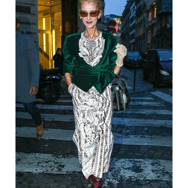 إطلالات النجمة سيلين ديون أحدثت ضجة في شوارع باريس