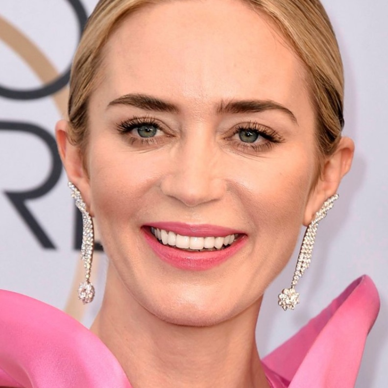 مكياج ناعم وزهري من Emily Blunt