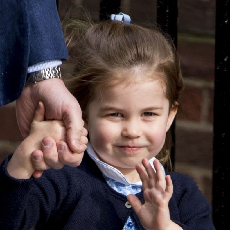  الأميرة تشارلوت تلتحق بمدرسة شقيقها الأكبر الأمير جورج