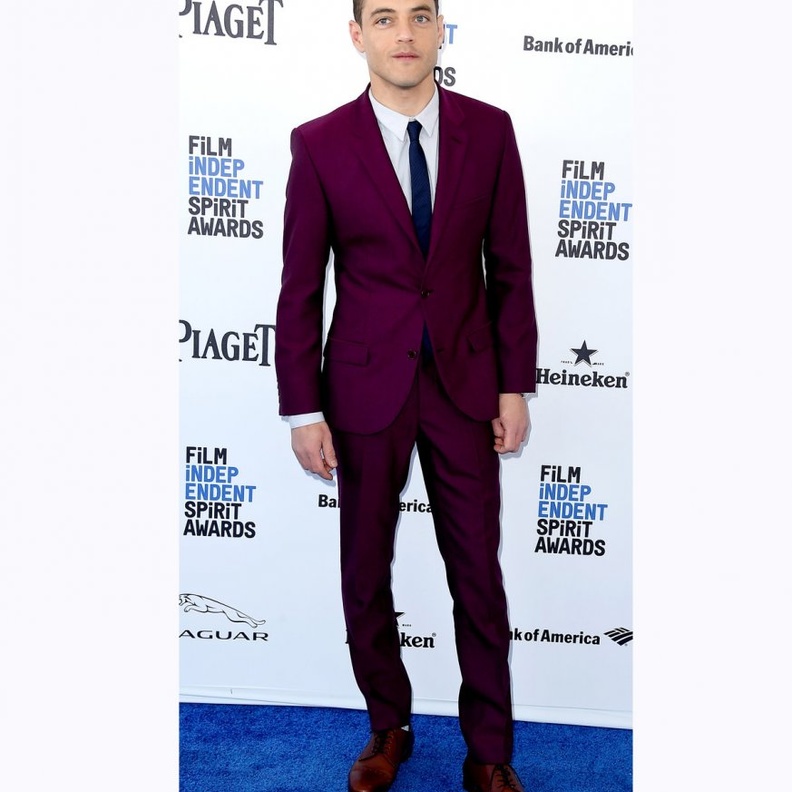 موضة القمصان الحريرية بأسلوب رامي مالك  Rami Malek