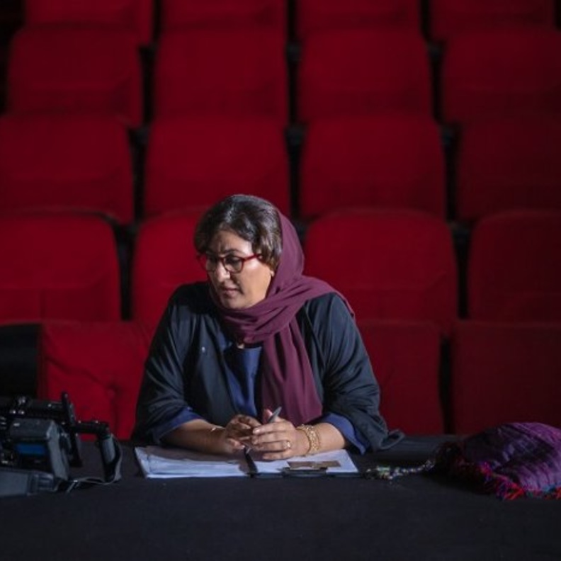  الشاعرة والمخرجة نجوم الغانم