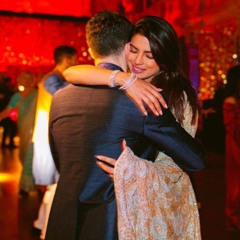 بريانكا تشوبرا ونيك جوناس يستضيفان حفل استقبال في ولاية كارولينا الشمالية