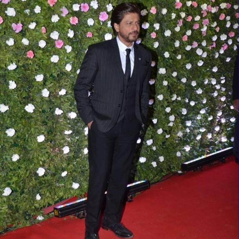 شاروخان وسلمان خان في حفل استقبال حفل زفاف أميت ثاكيراي