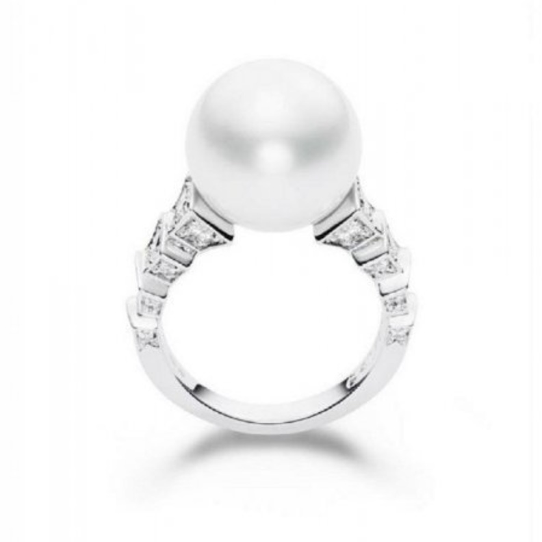 اللؤلؤ يمنح خاتم الخطوبة الفخامة