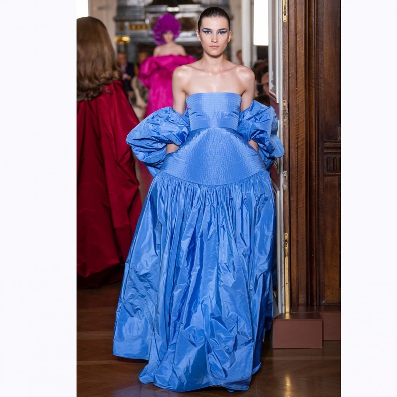 الوان فساتين خطوبة تناسب البشرة الحنطية 