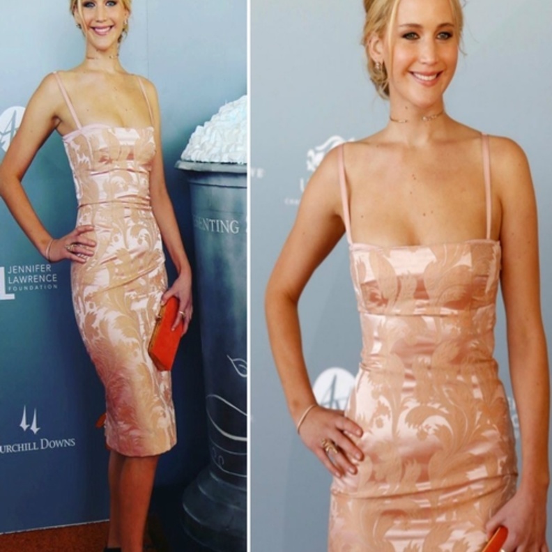 جينيفر لورانس بفستان ذهبي براق من مجموعة ديور في حفل Oscar 2018