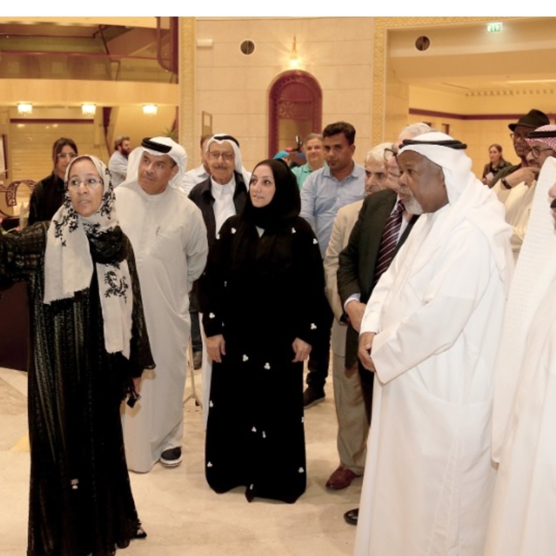 إحدى المنحوتات من المعرض