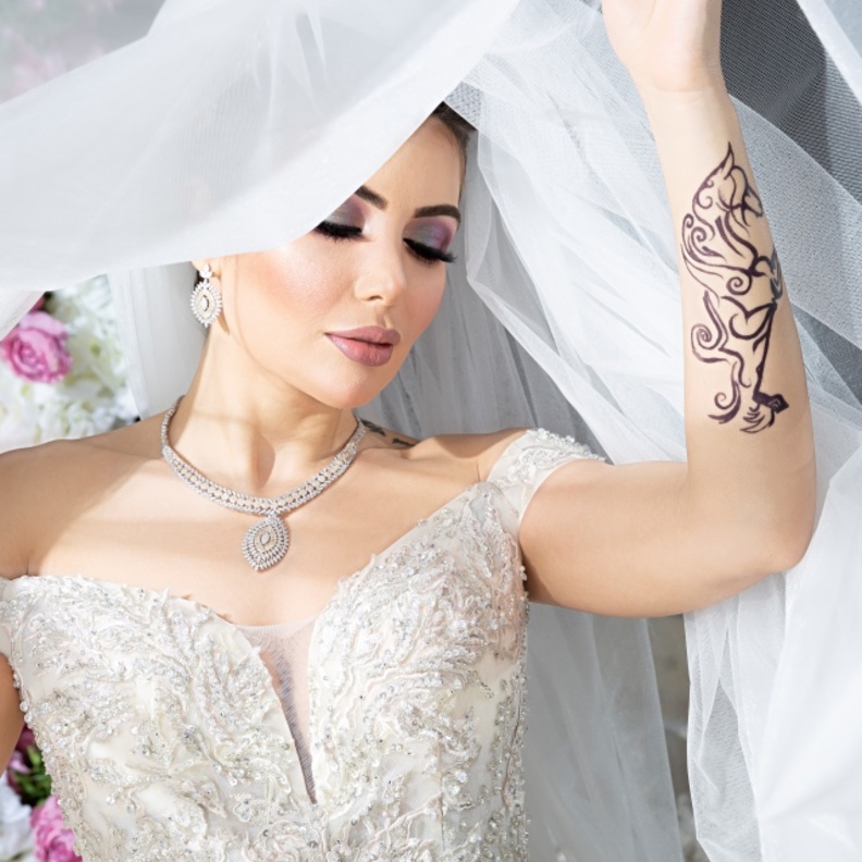 لقطات متنوعة للعروس من المصورة عائشه الكويكبي