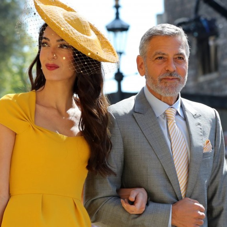 أنجيلينا جولي (Angelina Jolie) تحذر تشارليز ثيرون (Charlize Theron) 