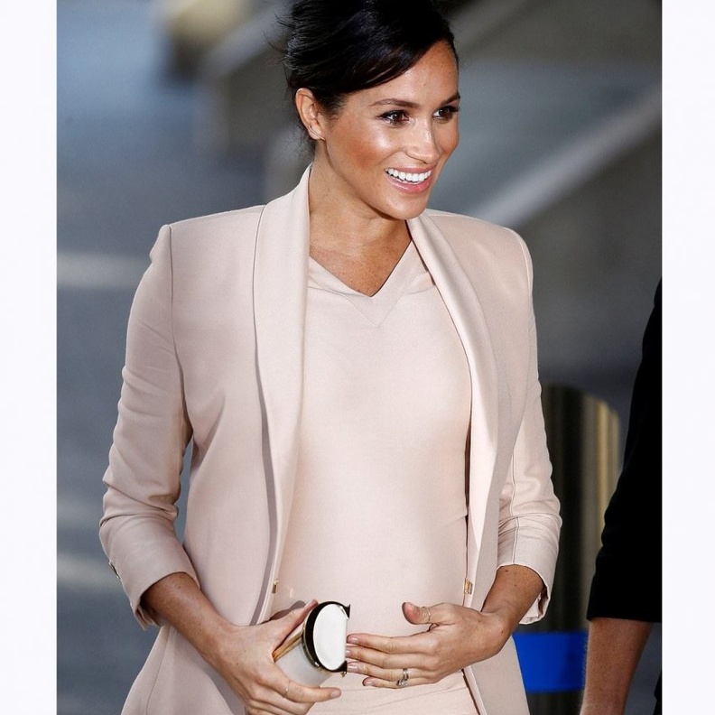 ماركل حامل في شهرها السادس