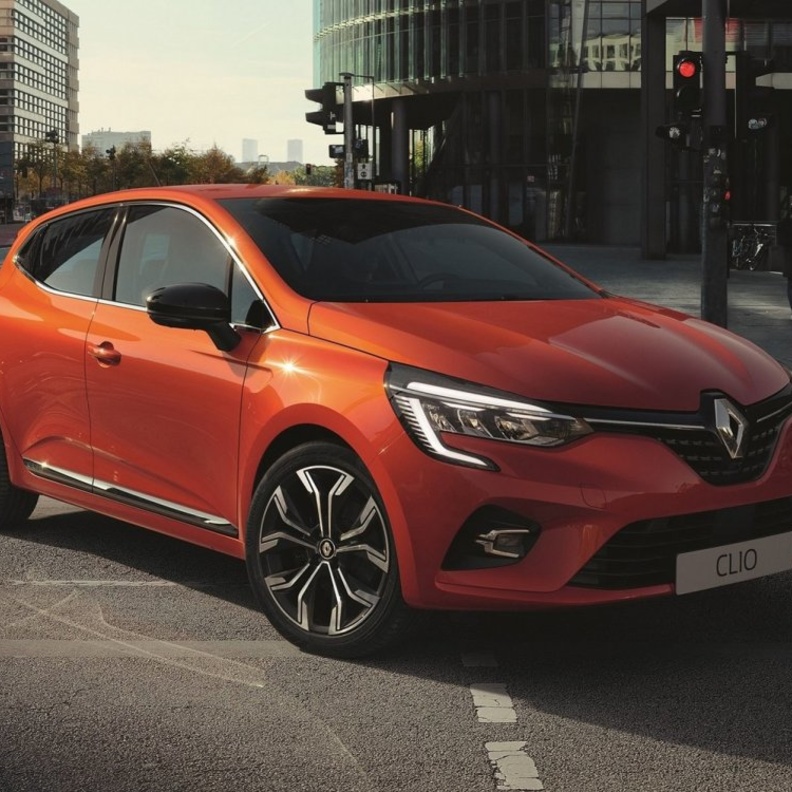 كشفت شركة رينو "Renault" عن المعلومات الأولية لسيارة "Clio"