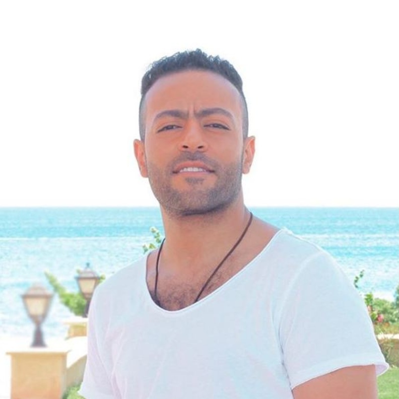 تامر عاشور أصبح أبا لطفلة