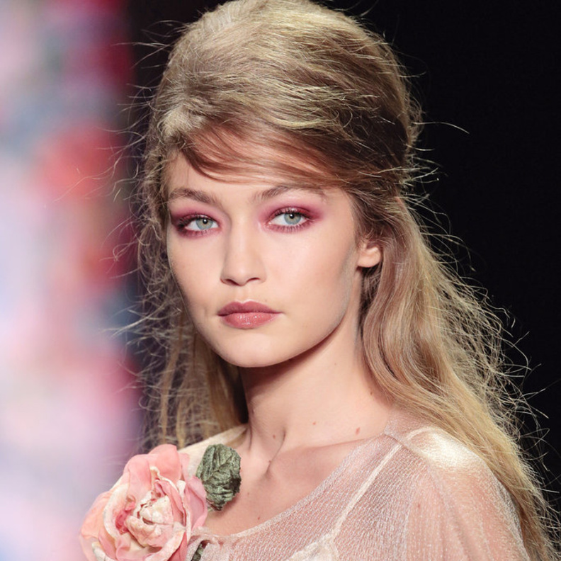 إطلالات جريئة وعصرية