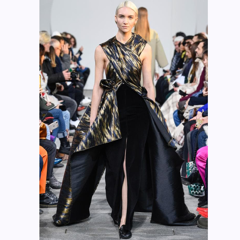 فستان اسود قصير من رالف اند روسو