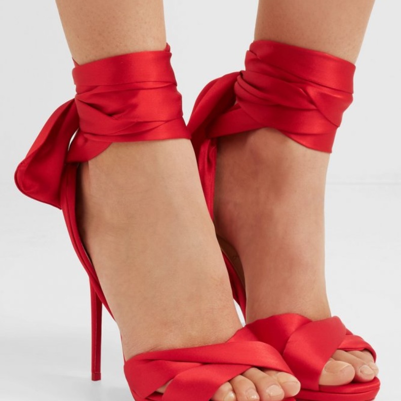 Alaïa صندل أحمر كعب عالي من