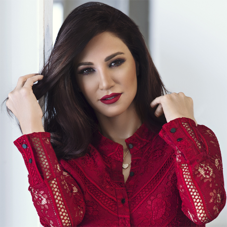 نجمات بعمر الأربعينيات يلهمنك بمكياج جذاب