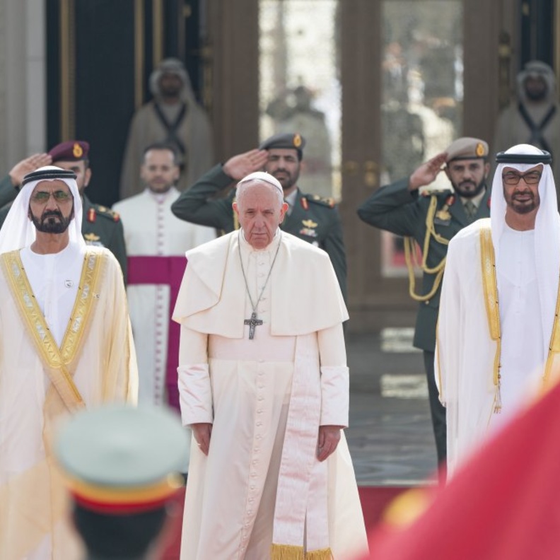 الشيخ محمد بن راشد والشيخ محمد بن زايد برفقة بابا الفاتيكان