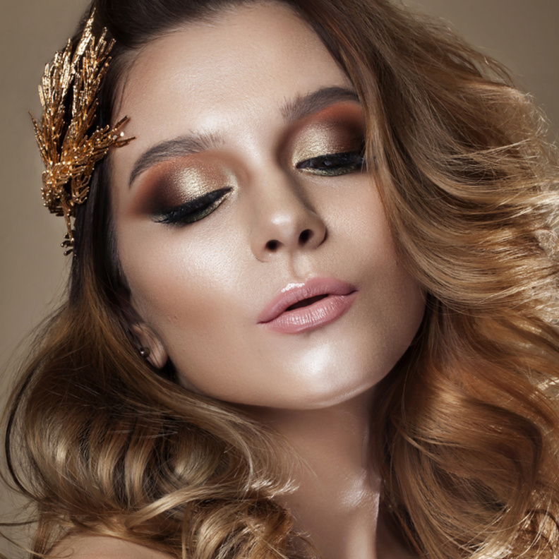 اختاري أجمل إطلالة تناسب الفستان الأحمر