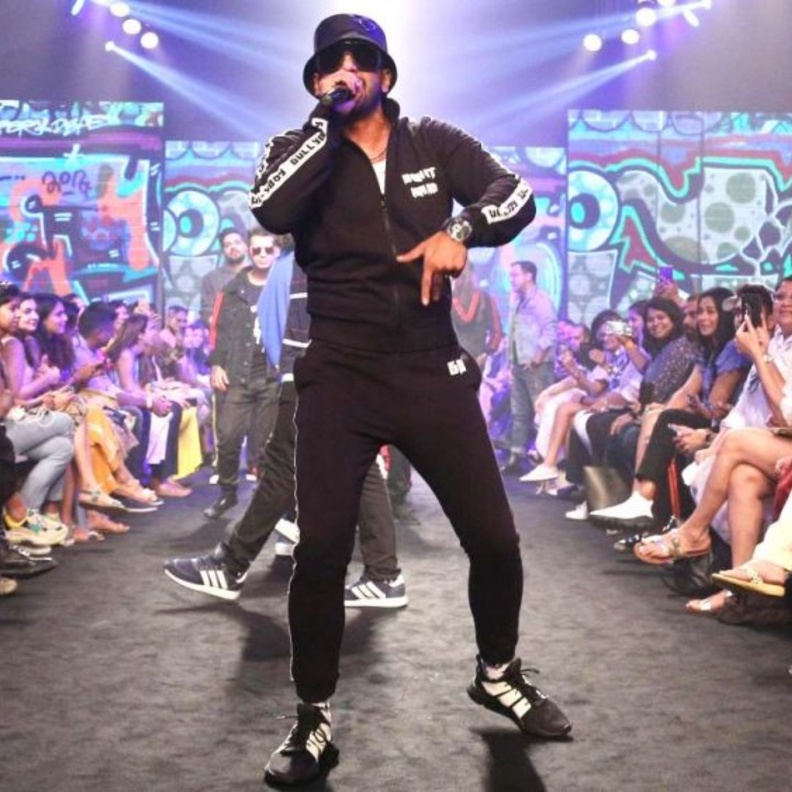 رانفير سينغ فاجئ الجميع بالقفز