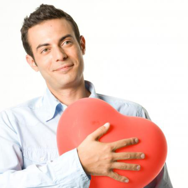 العلاقة مع رجل الدلو ليست سهلة لانه حساس