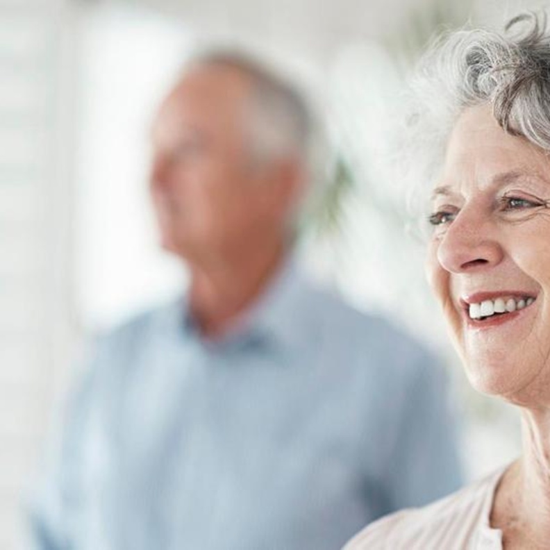 النساء يعشن عمرا أطول من الرجال