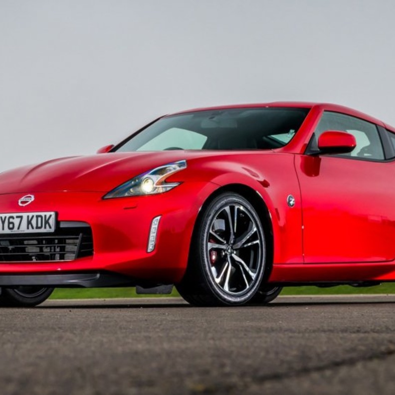   محرك نيسان 370 زد 2019