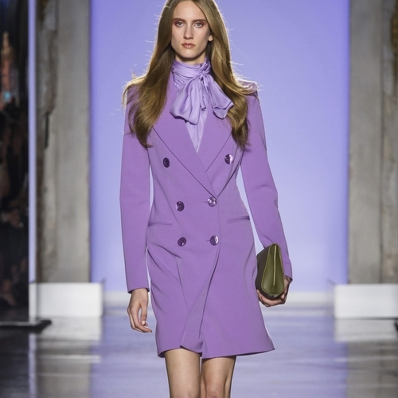  موديلات فساتين سهرة باللون الارجواني الفاتح من ‏Emilia Wickstead