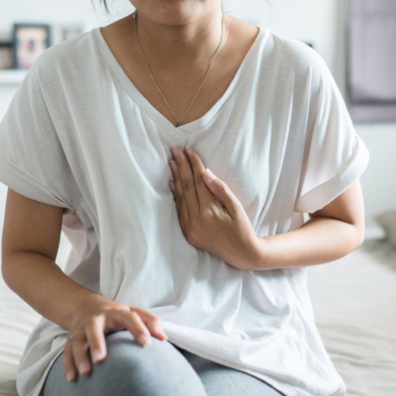 ما هي اسباب ارتجاع المرئ اثناء النوم