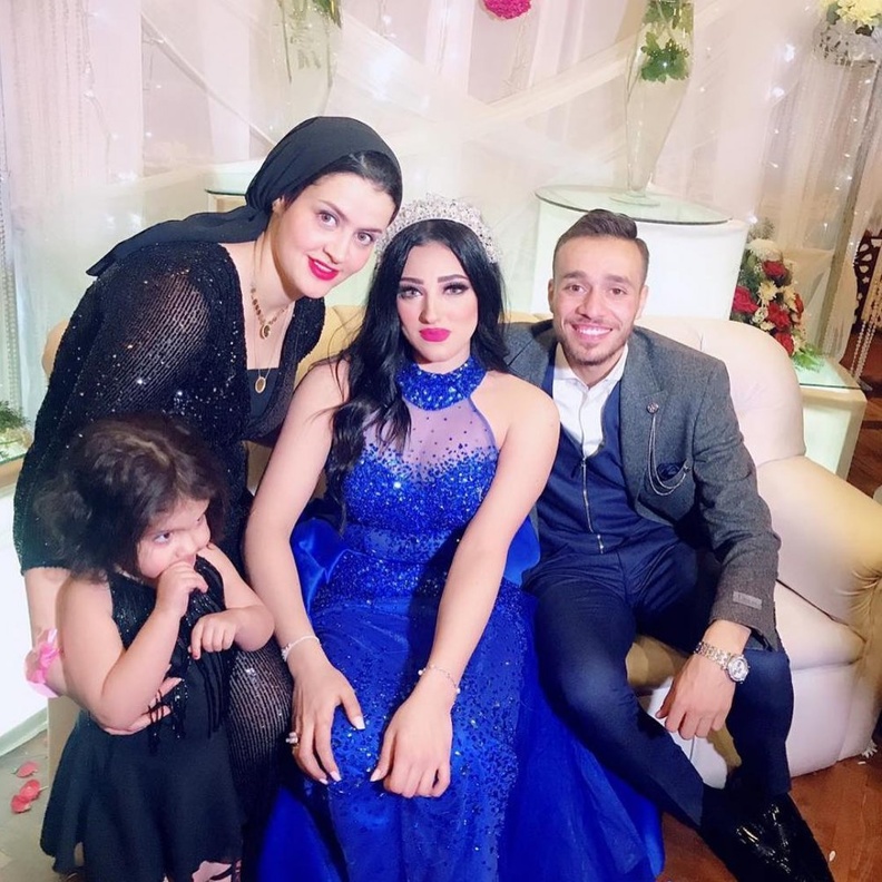 خطوبة جنيفر لورنس من كوك ماروني