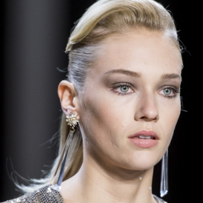 تسريحات شعر السنبلة والويفي بأسلوب Custo Barcelona