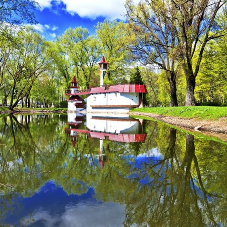 ساحة النصر ليلا