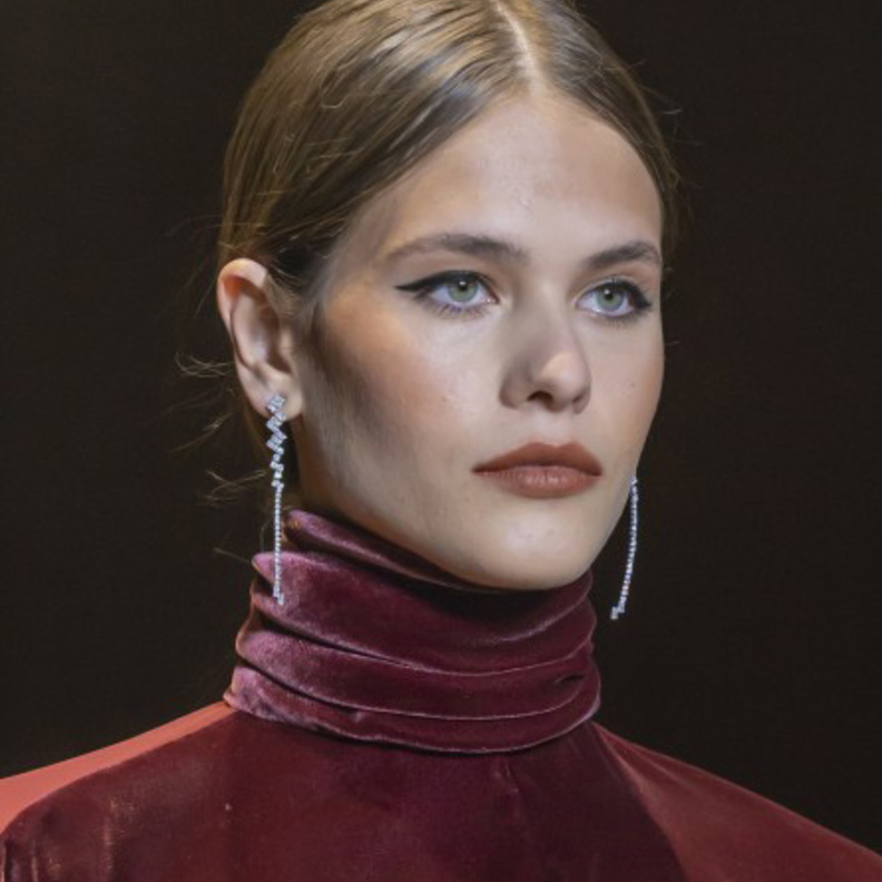  تدرجات أحمر شفاه بنية من Cushnie