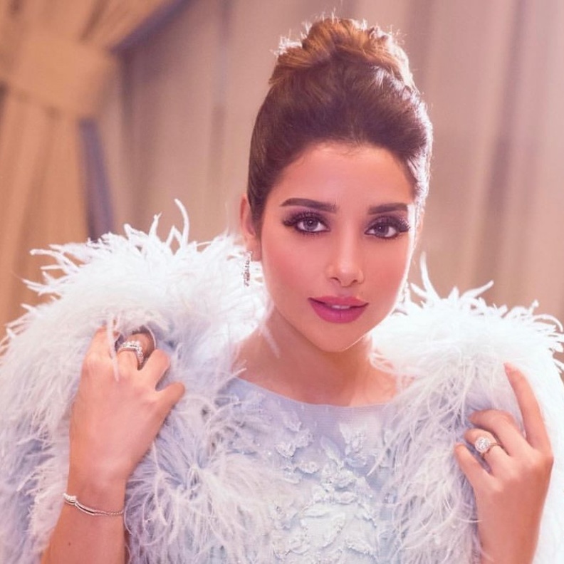 استوحي إطلالة مكياجك من بلقيس