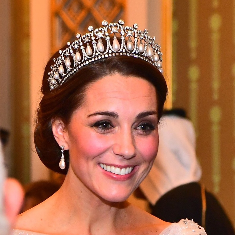 كيت ميدلتون ترتدي تاج الاميرة ديانا 