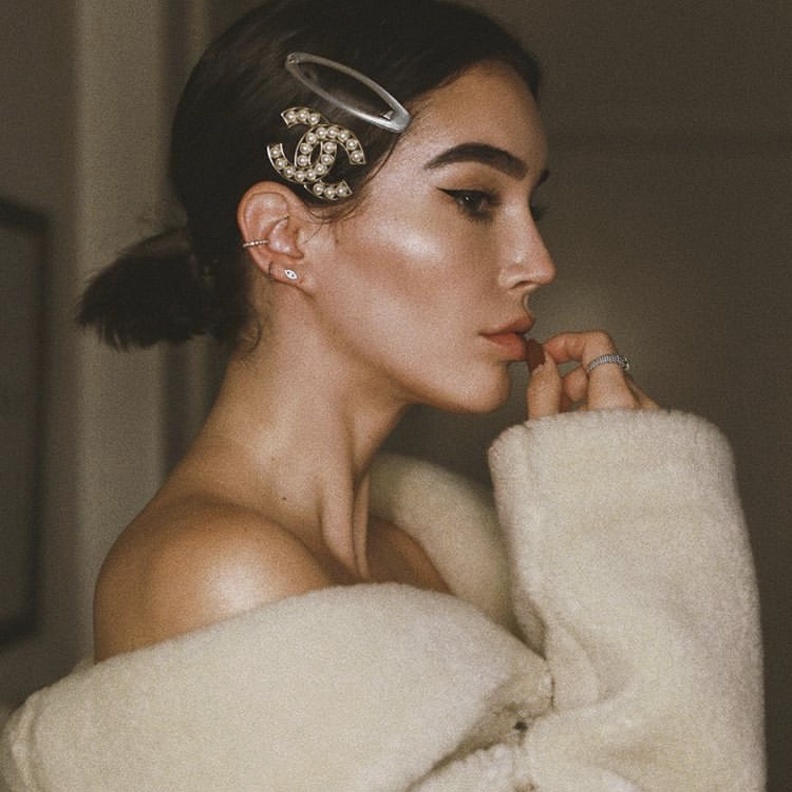 اكسسوار الشعر على الجوانب