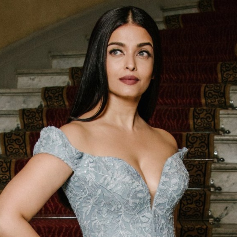 أعطت نصيحة في الموضة للممثلة الهندية الشهيرة بارنيتي تشوبرا 