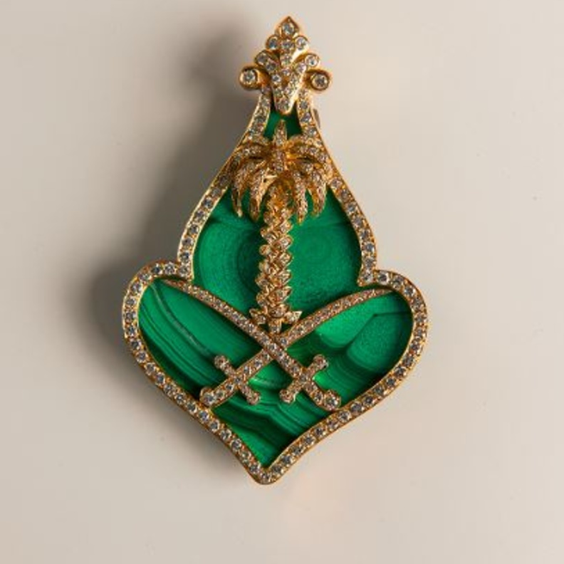 L’Ecole Van Cleef & Arples وفنون التراث تسـتعرضان أشـهر المجوهرات التراثية في المملكة