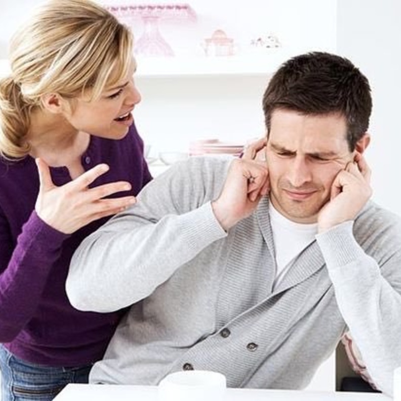 ما هي تصرفات الرجل التي تثير غضب المرأة العصبية 