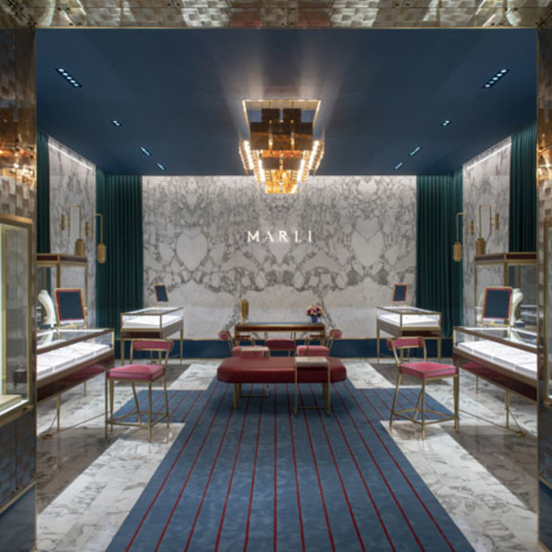 افتتاح المتجر الجديد في دبي مول 