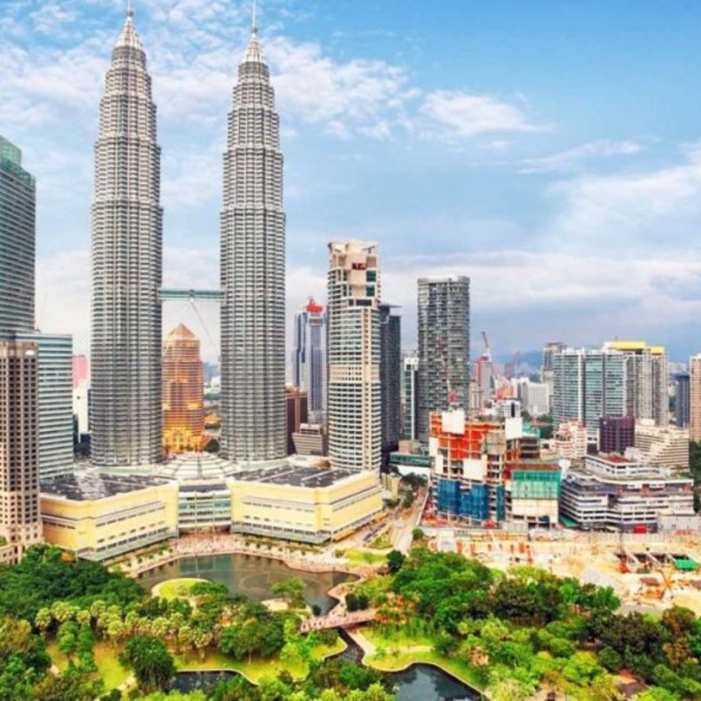 بانجسار ماليزيا وهي ضاحية سكنية راقية توجد على مشارف العاصمة الماليزية كوالالامبور