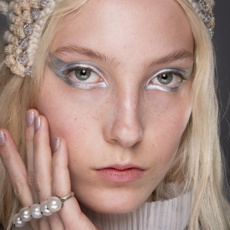 رسمات مكياج بارزة استوحيها من أسبوع لندن