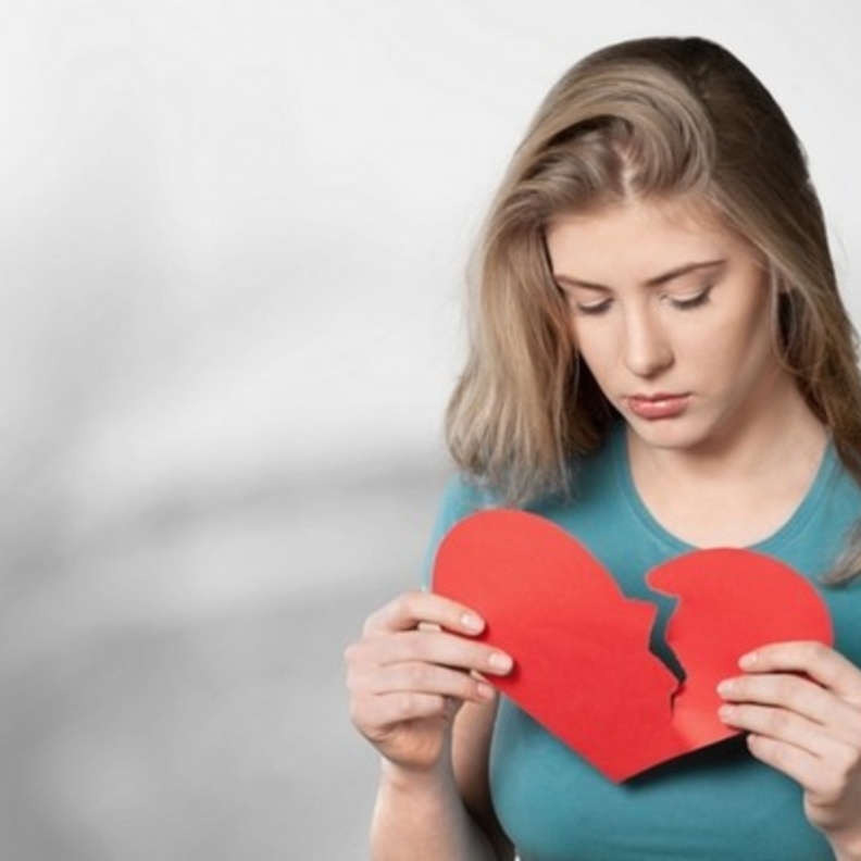 كيف تتعاملين عند رؤية حبيبك السابق