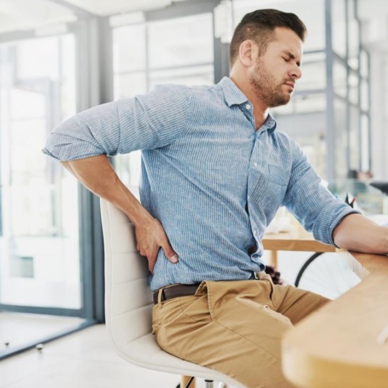 استخدام الثلج على شكل كمادات باردة لعلاج البواسير